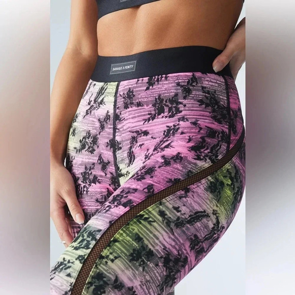 SAVAGE X FENTY Flow High-Waist Trimmed Legging Pink Palace Slowburn Lace Size M - Picture 5 of 12